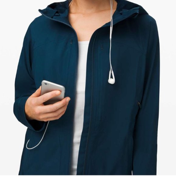 Lululemon Lululemon Break a Trail Jacket Night Diver NWT - Picture 3 of 8